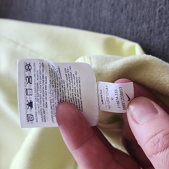 Nike pull over hoodie - Picture 6 of 6